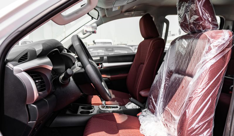 
2025 Toyota Hilux SGLX 2.4L AT Diesel (White) full									