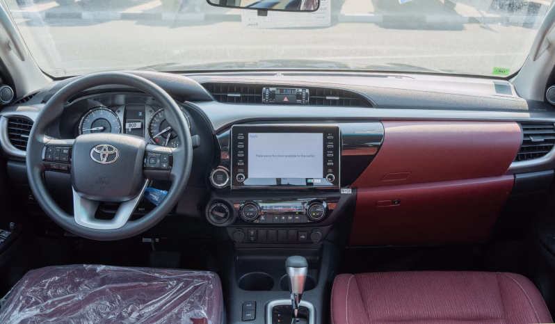 
2025 Toyota Hilux TRD SR5 4.0L Petrol AT (Black) full									