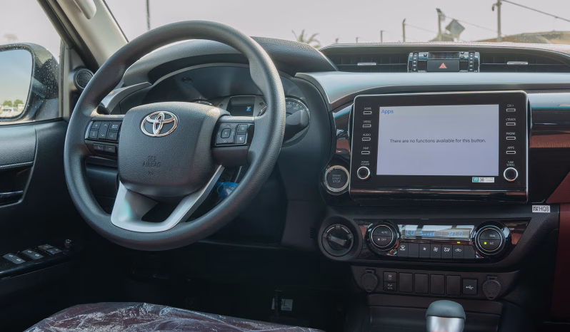 
2025 Toyota Hilux TRD SR5 4.0L Petrol AT (Black) full									