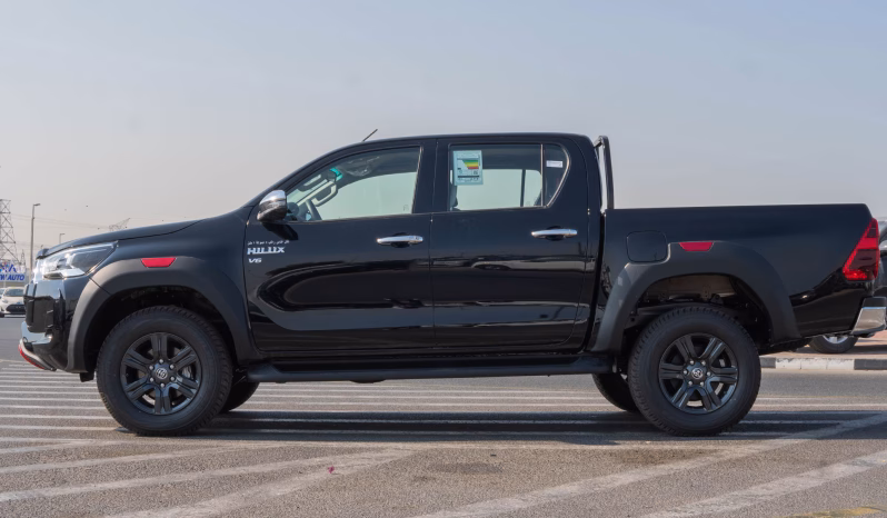 
2025 Toyota Hilux TRD SR5 4.0L Petrol AT (Black) full									