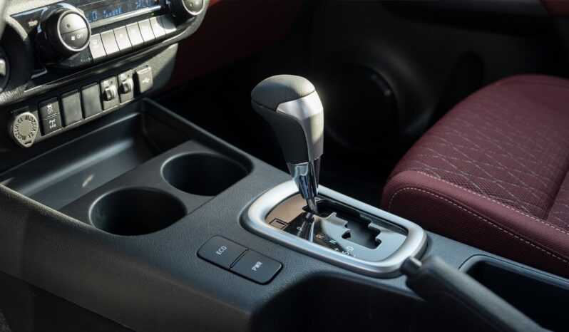 
2025 Toyota Hilux SGLX 2.7L Petrol AT Full Option full									