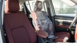 
2025 Toyota Hilux SGLX 2.7L Petrol AT Full Option full									