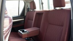 
2025 Toyota Hilux SGLX 2.7L Petrol AT Full Option full									