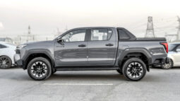 
										2027 Toyota Hilux Premium 4.0L AT Petrol (Gray-Red) full									