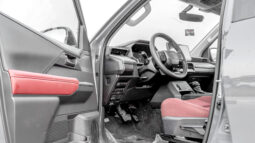 
										2027 Toyota Hilux Premium 4.0L AT Petrol (Gray-Red) full									