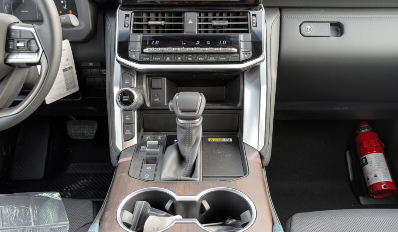 
								2026 Toyota Land Cruiser GXR 4.0L AT Petrol With Radar (Black) full									