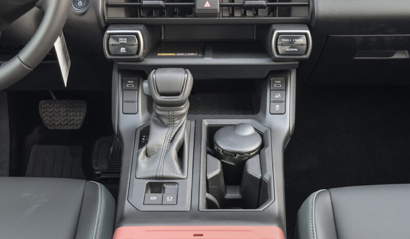 
								2026 Toyota Rav4 Adventure 2.5L AT Hybrid (Black-Black) full									