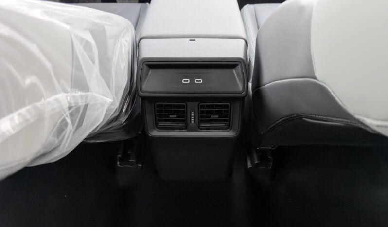 
								2026 Toyota Rav4 Adventure 2.5L AT Hybrid (Black-Black) full									