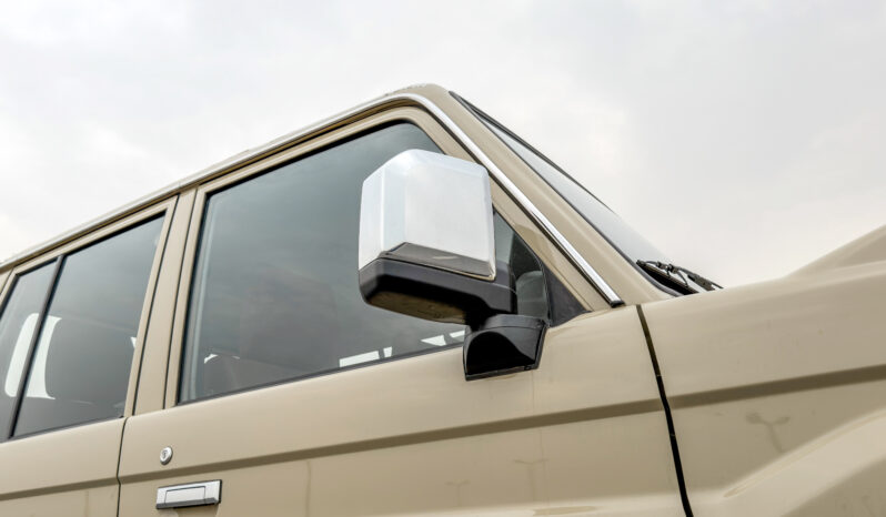 
								2026 Toyota Land Cruiser LC79 DC 4.0L AT Petrol (Beige-Brown) full									