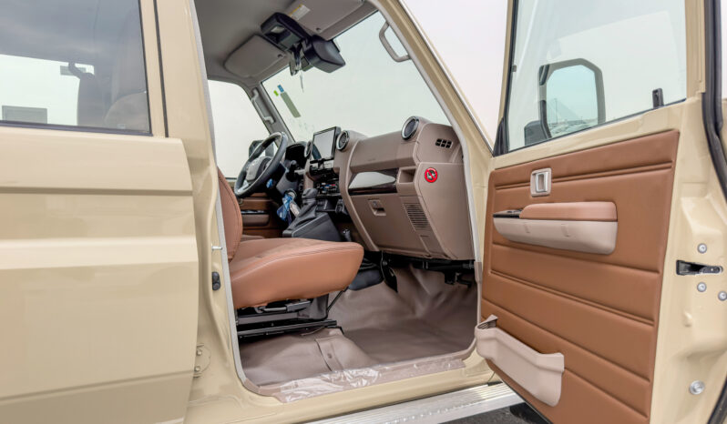 
								2026 Toyota Land Cruiser LC79 DC 4.0L AT Petrol (Beige-Brown) full									