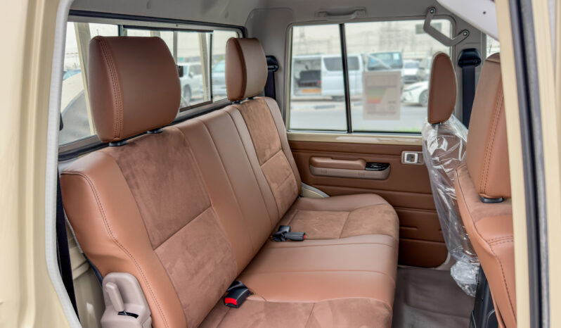 
								2026 Toyota Land Cruiser LC79 DC 4.0L AT Petrol (Beige-Brown) full									