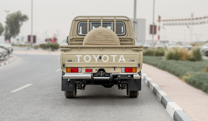 
								2026 Toyota Land Cruiser LC79 DC 4.0L AT Petrol (Beige-Brown) full									