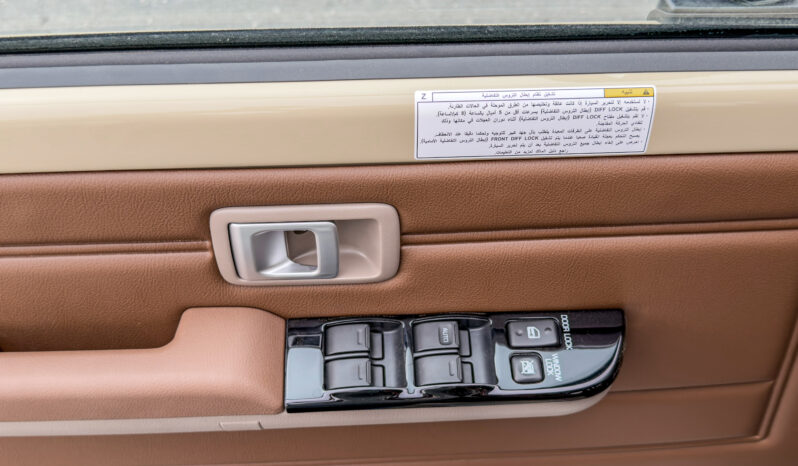 
								2026 Toyota Land Cruiser LC79 DC 4.0L AT Petrol (Beige-Brown) full									