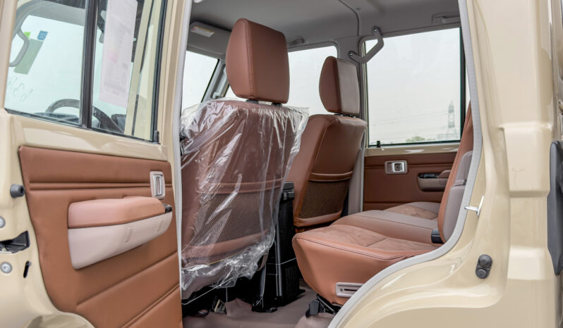 
								2026 Toyota Land Cruiser LC79 DC 4.0L AT Petrol (Beige-Brown) full									
