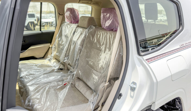 
								2026 Toyota Land Cruiser GXR 3.3L AT Diesel (White-Beige) Basic full									