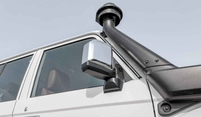 
								2026 Toyota Land Cruiser LC76 2.8L AT Diesel (White) Omani full									