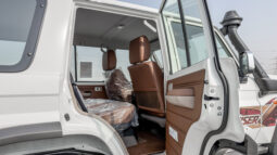 
										2026 Toyota Land Cruiser LC76 2.8L AT Diesel (White) Omani full									