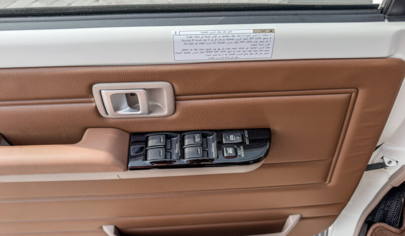 
								2026 Toyota Land Cruiser LC76 2.8L AT Diesel (White) Omani full									