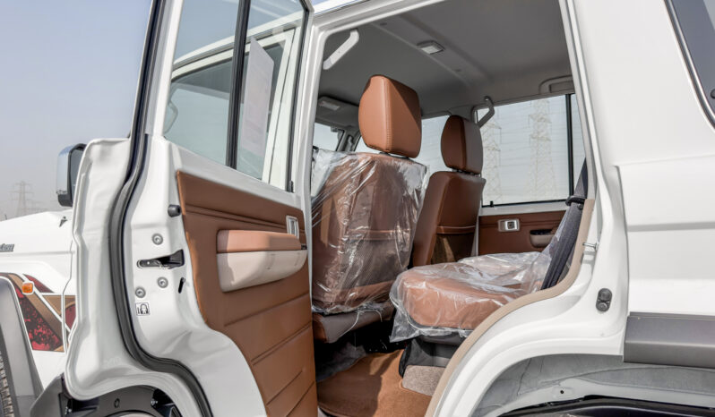 
								2026 Toyota Land Cruiser LC76 2.8L AT Diesel (White) Omani full									