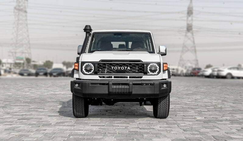 
								2026 Toyota Land Cruiser LC76 2.8L AT Diesel (White) Omani full									