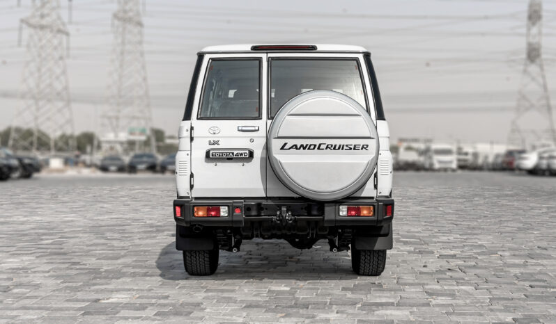 
								2026 Toyota Land Cruiser LC76 2.8L AT Diesel (White) Omani full									