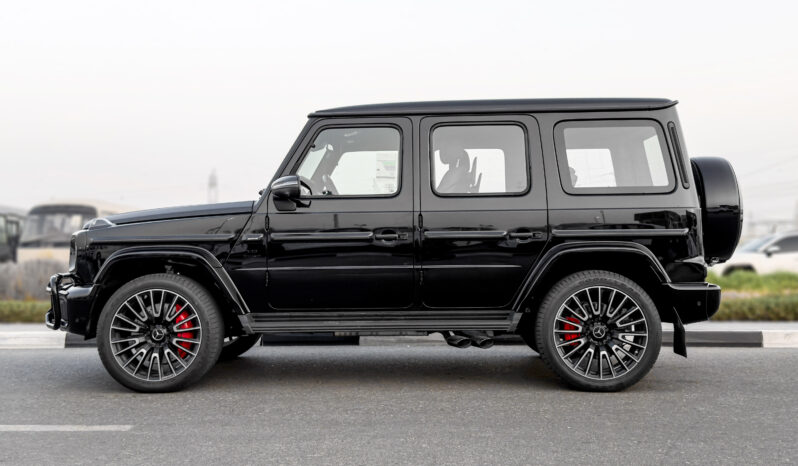 
								2026 Mercedes-Benz AMG G 63 4.0L V8 AT Petrol (Black-Red) full									