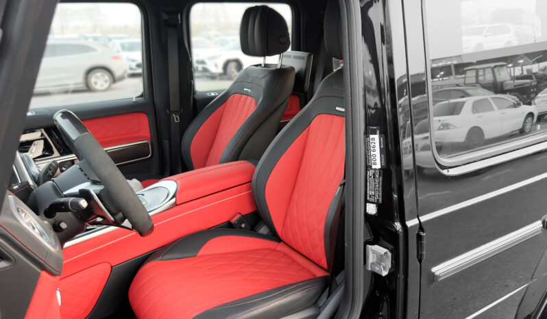 
								2026 Mercedes-Benz AMG G 63 4.0L V8 AT Petrol (Black-Red) full									