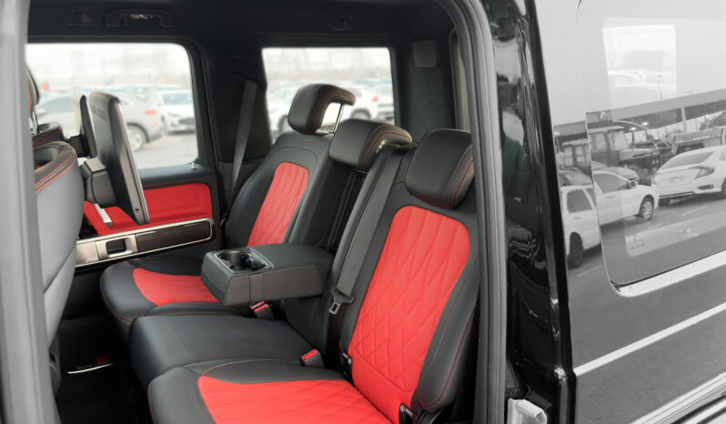 
								2026 Mercedes-Benz AMG G 63 4.0L V8 AT Petrol (Black-Red) full									