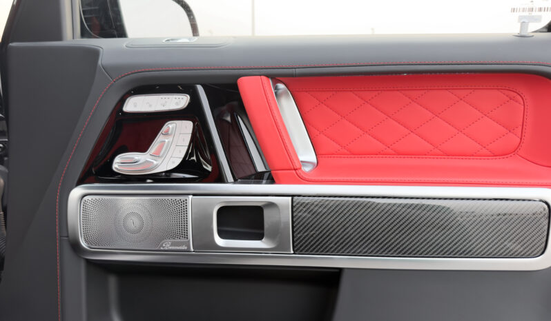 
								2026 Mercedes-Benz AMG G 63 4.0L V8 AT Petrol (Black-Red) full									