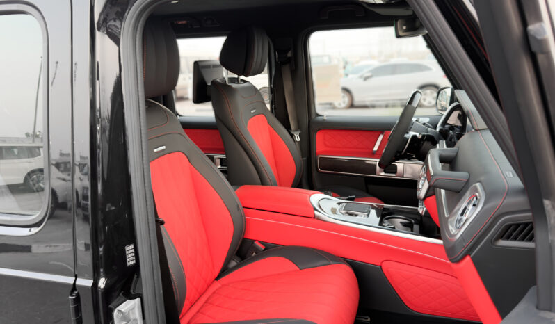 
								2026 Mercedes-Benz AMG G 63 4.0L V8 AT Petrol (Black-Red) full									