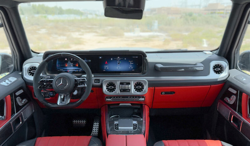 
								2026 Mercedes-Benz AMG G 63 4.0L V8 AT Petrol (Black-Red) full									