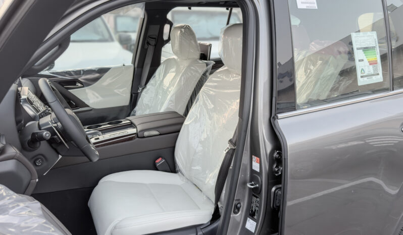 
								2026 Lexus LX700h Signature 3.5L AT Hybrid with Auto park (Gray) full									