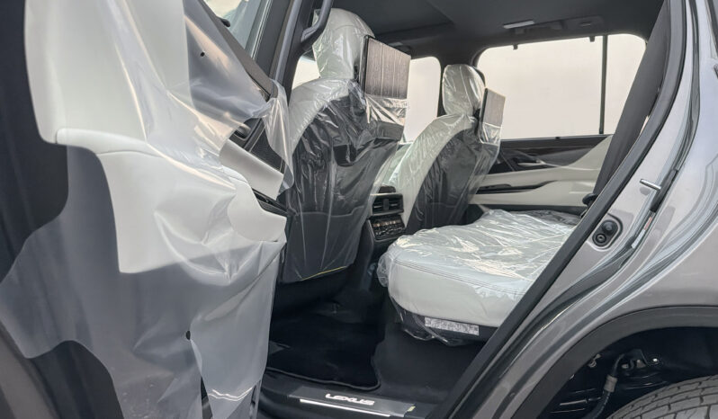 
								2026 Lexus LX700h Signature 3.5L AT Hybrid with Auto park (Gray) full									