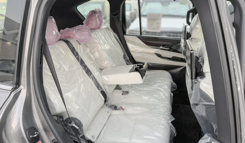 
								2026 Lexus LX700h Signature 3.5L AT Hybrid with Auto park (Gray) full									