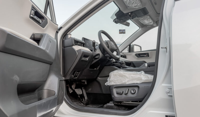
								2026 Toyota Rav4 Adventure Plus 2.5L AT Hybrid (White-Beige) full									