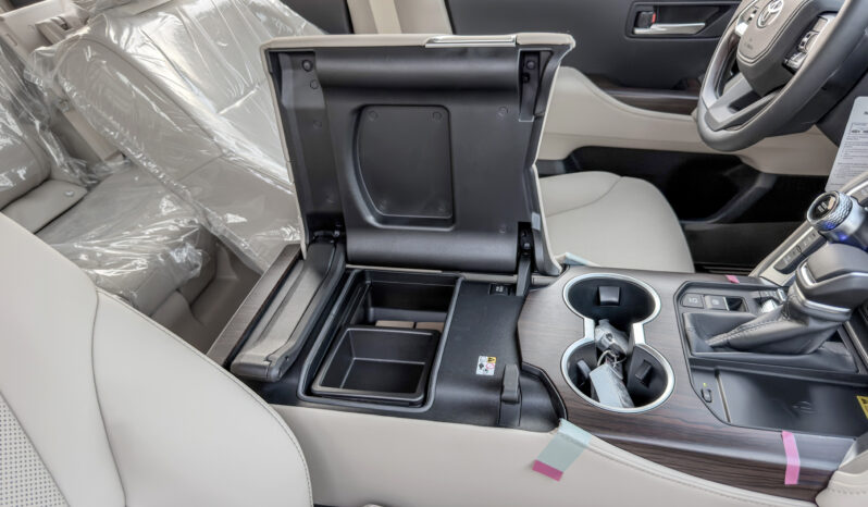 
								2026 Toyota Land Cruiser GXR 3.5L AT Petrol (With Radar,No JBL) full									