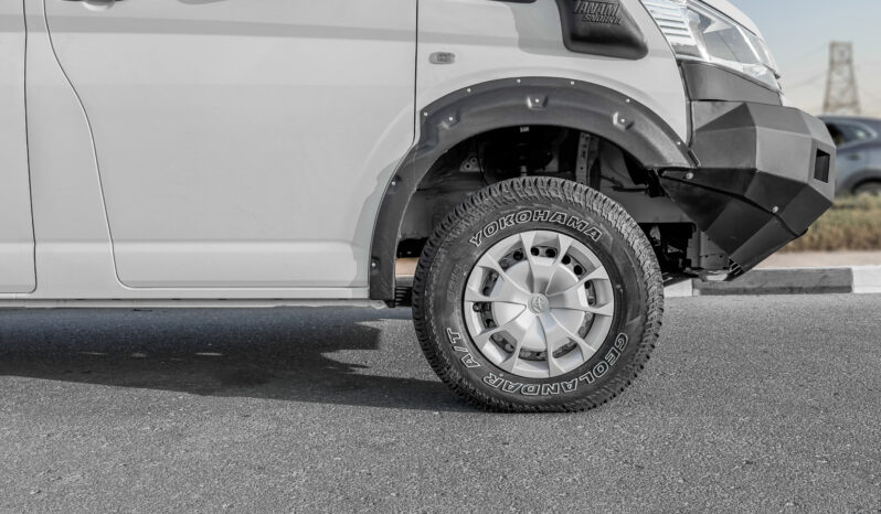 
								2026 Toyota Hiace 2.8L MT Diesel (White) Modified 4×4 full									