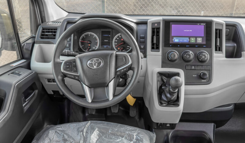 
								2026 Toyota Hiace 2.8L MT Diesel (White) Modified 4×4 full									