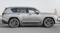 
										2026 Lexus LX700h Signature 3.5L AT Hybrid W/Auto park (Silver) full									