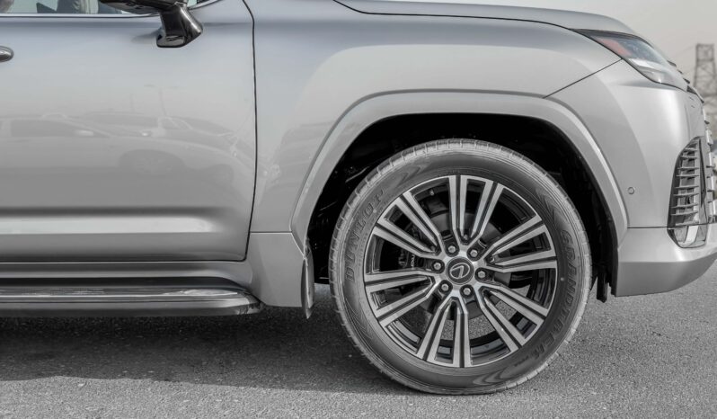 
								2026 Lexus LX700h Signature 3.5L AT Hybrid W/Auto park (Silver) full									