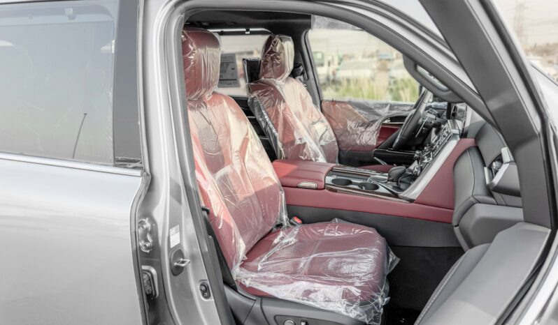 
								2026 Lexus LX700h Signature 3.5L AT Hybrid W/Auto park (Silver) full									