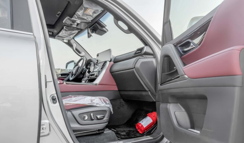 
								2026 Lexus LX700h Signature 3.5L AT Hybrid W/Auto park (Silver) full									