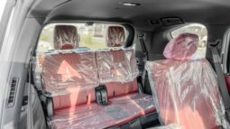 
										2026 Lexus LX700h Signature 3.5L AT Hybrid W/Auto park (Silver) full									