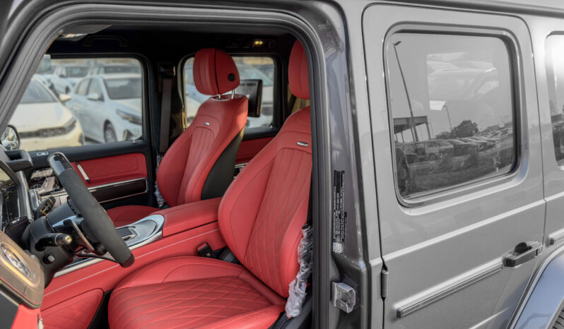 
								2026 Mercedes-Benz AMG G 63 4.0L AT Petrol (Carbon In&Out) full									