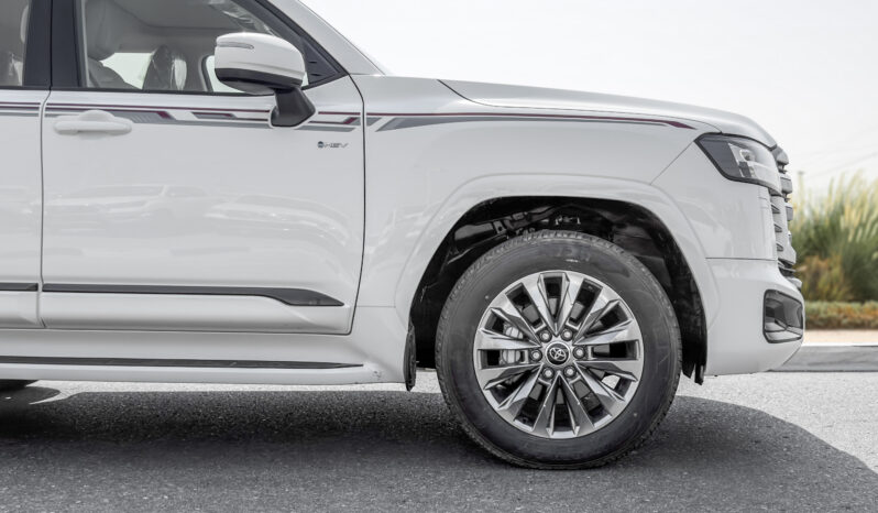 
								2026 Toyota Land Cruiser GXR 3.5L AT Hybrid (White-Beige) full									