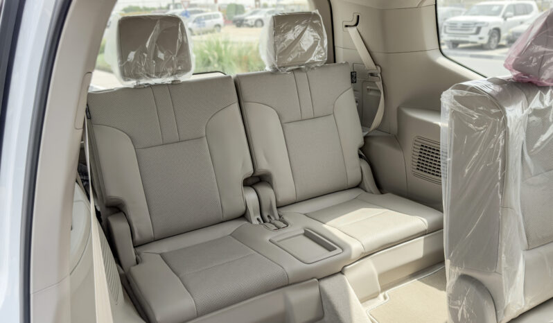 
								2026 Toyota Land Cruiser GXR 3.5L AT Hybrid (White-Beige) full									