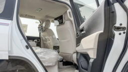 
										2026 Toyota Land Cruiser GXR 3.5L AT Hybrid (White-Beige) full									