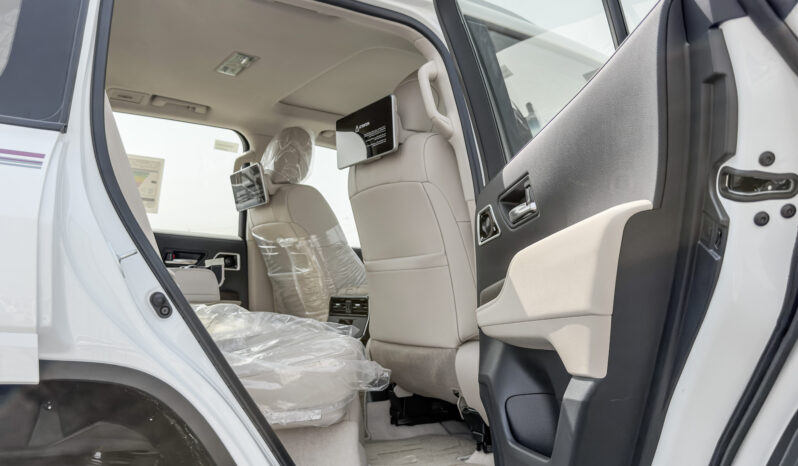 
								2026 Toyota Land Cruiser GXR 3.5L AT Hybrid (White-Beige) full									