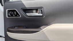 
										2026 Toyota Land Cruiser GXR 3.5L AT Hybrid (White-Beige) full									