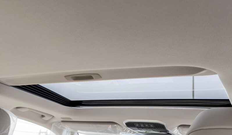 
								2026 Toyota Land Cruiser GXR 3.5L AT Hybrid (White-Beige) full									